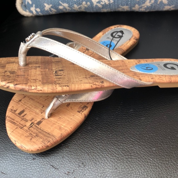 New Authentic Guess sandals - Picture 6 of 6